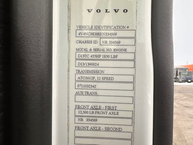 2024 Volvo VNL 860 in London, OH — photo 24