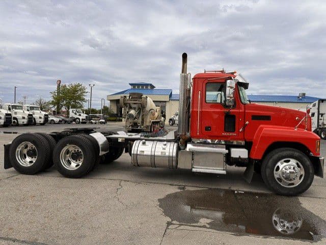 2018 Mack Pinnacle in London, OH — photo 4