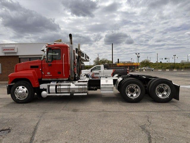 2018 Mack Pinnacle in London, OH — photo 8