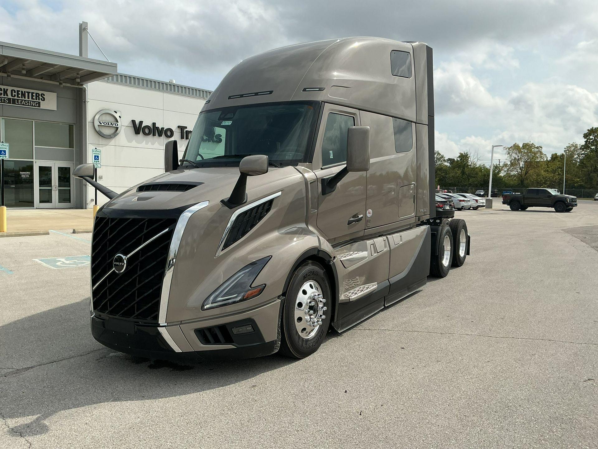 2026 Volvo VNL 860