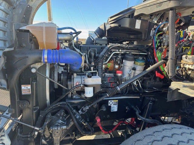 2025 Kenworth T880 in La Vergne, TN — photo 8