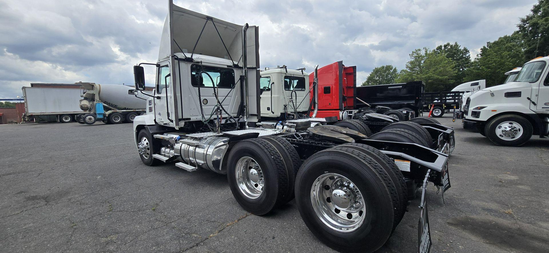 2022 Mack Anthem in Charlotte, NC — photo 5