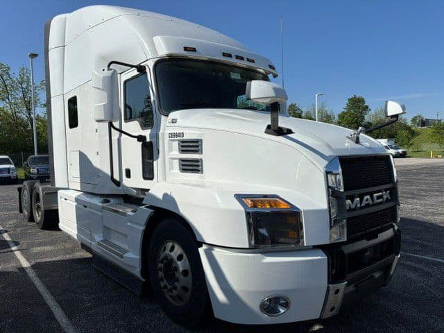 2020 Mack Anthem in Indianapolis, IN — photo 2