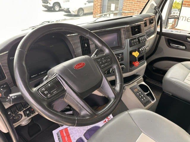 2025 Peterbilt 567 in London, OH — photo 11