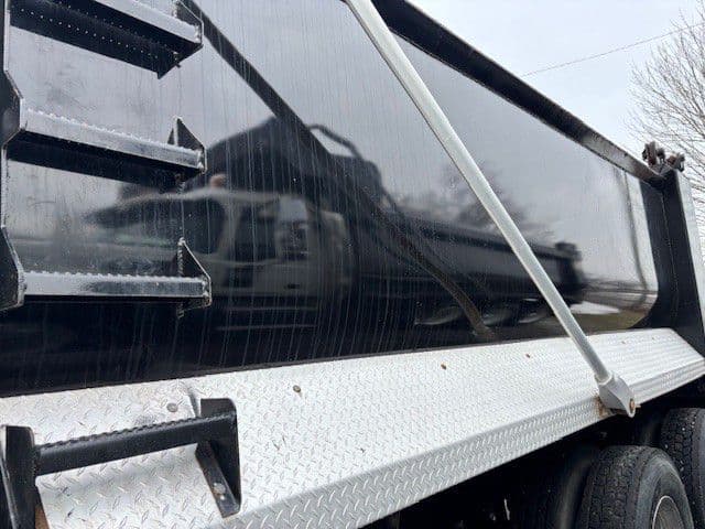 2022 Volvo VHD 300 in Indianapolis, IN — photo 28