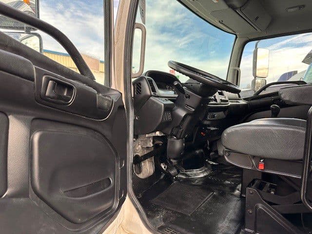 2020 Hino in London, OH — photo 6