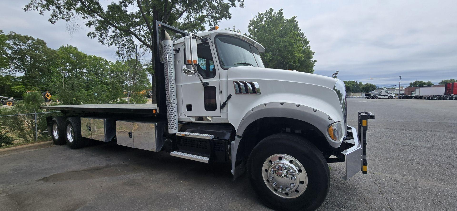 2020 Mack Granite