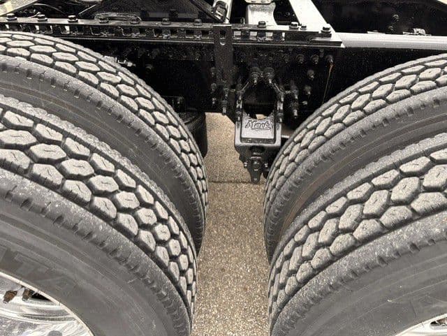 2018 Mack Pinnacle in London, OH — photo 20