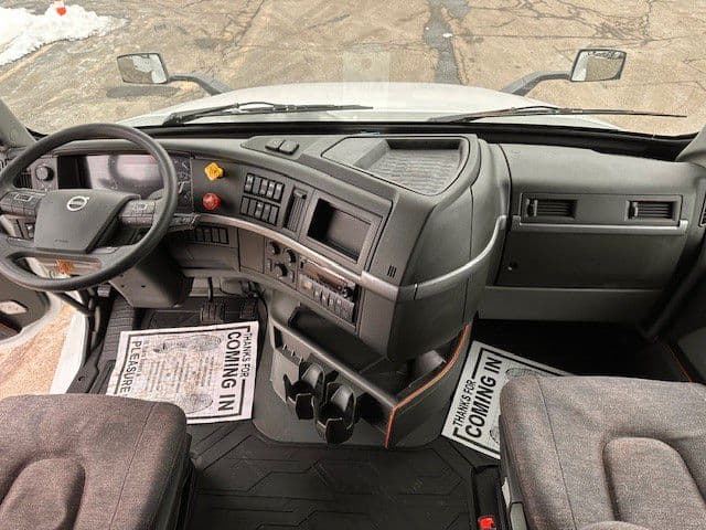 2024 Volvo VNL 860 in London, OH — photo 19