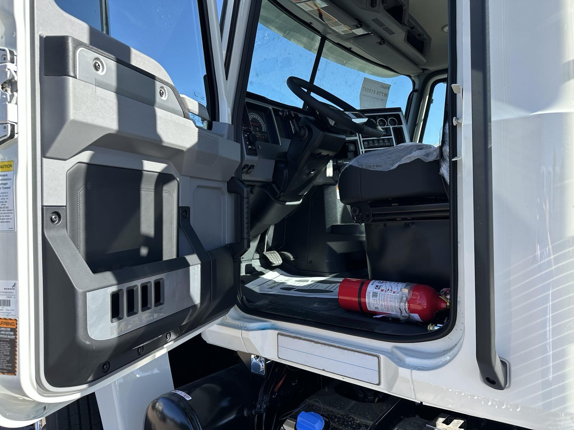 2026 Mack Pinnacle in Fruita, CO — photo 8