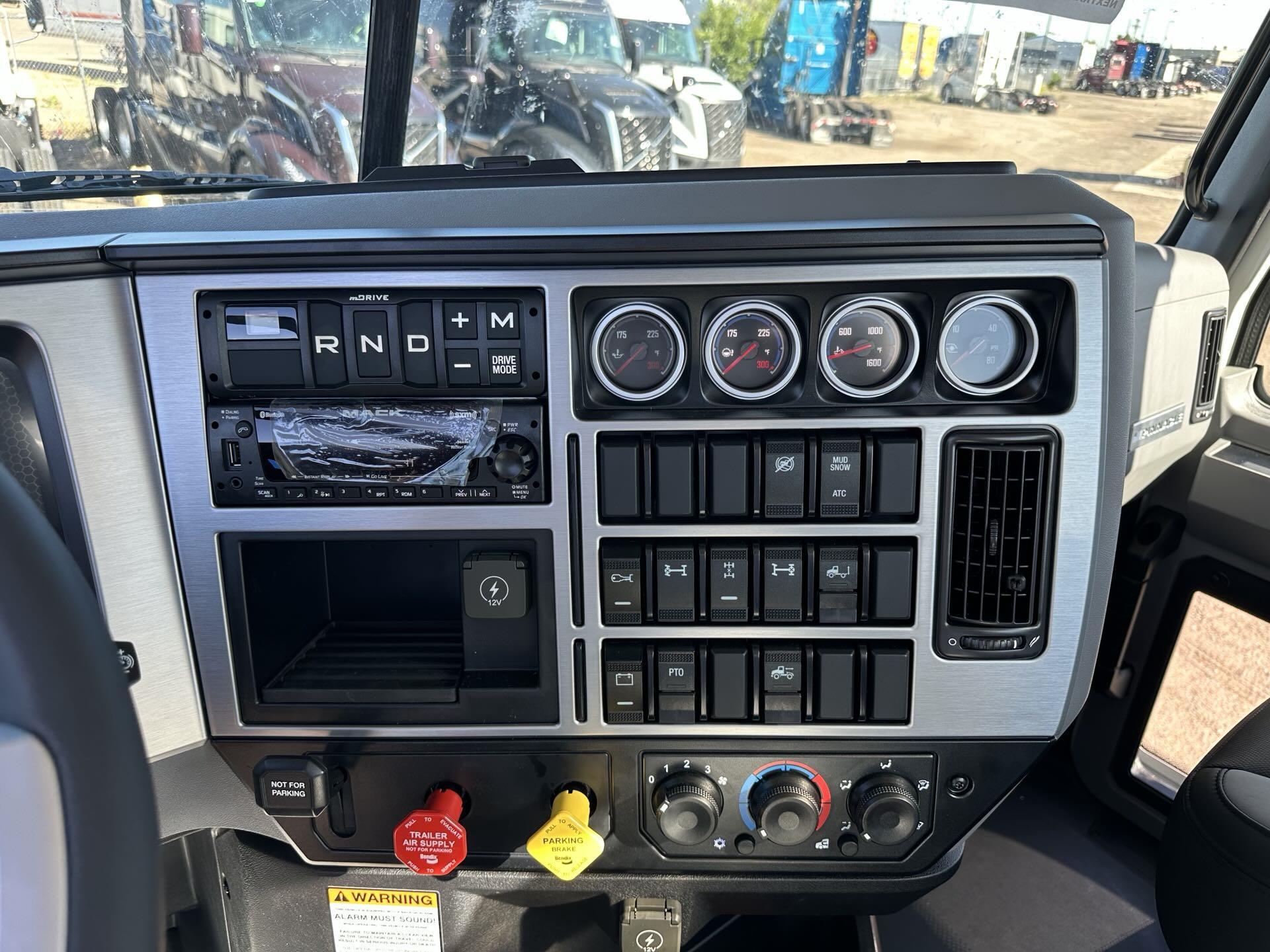 2026 Mack Pinnacle in Fruita, CO — photo 10