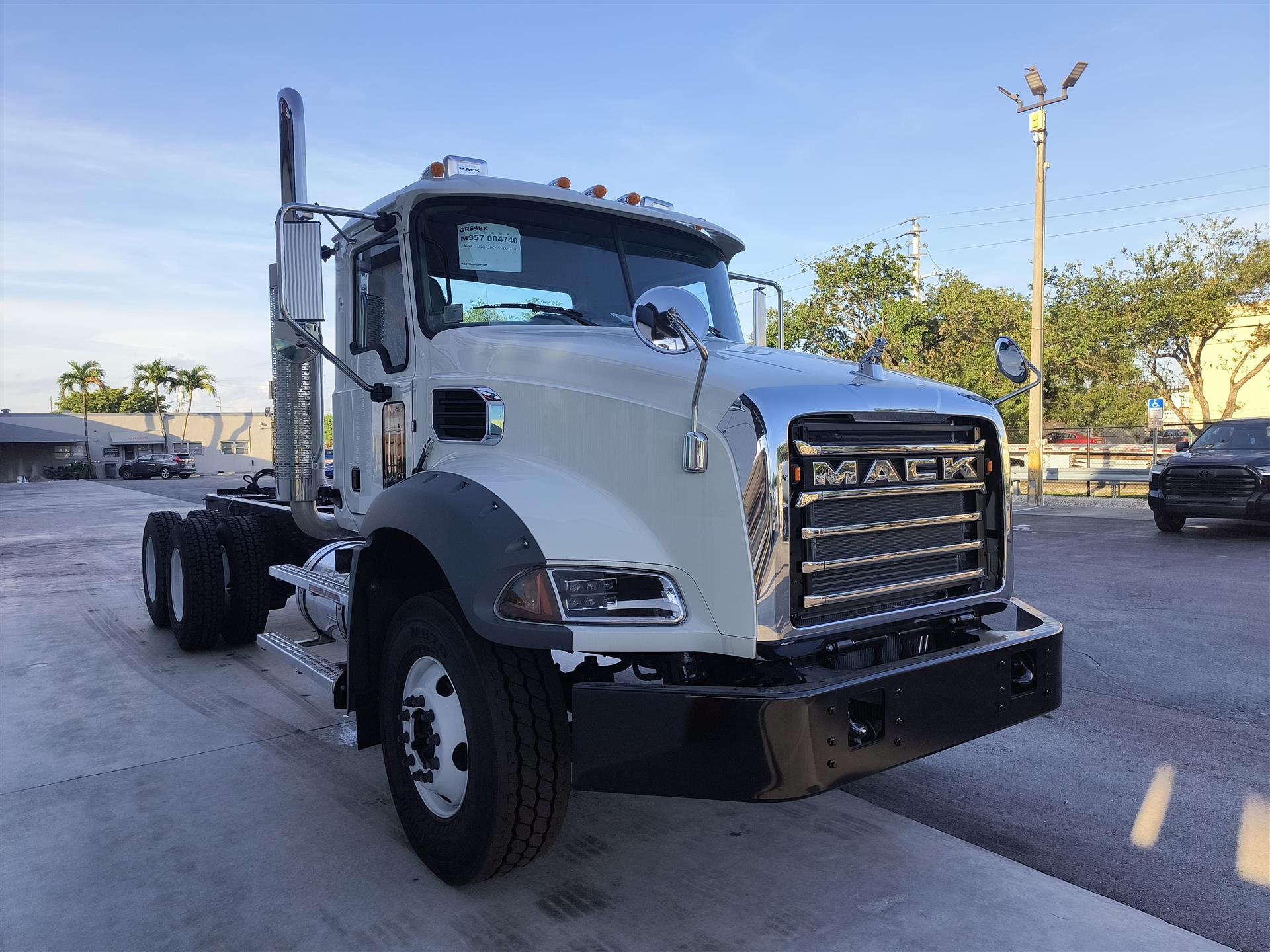 2025 Mack Granite in Miami, FL — photo 2