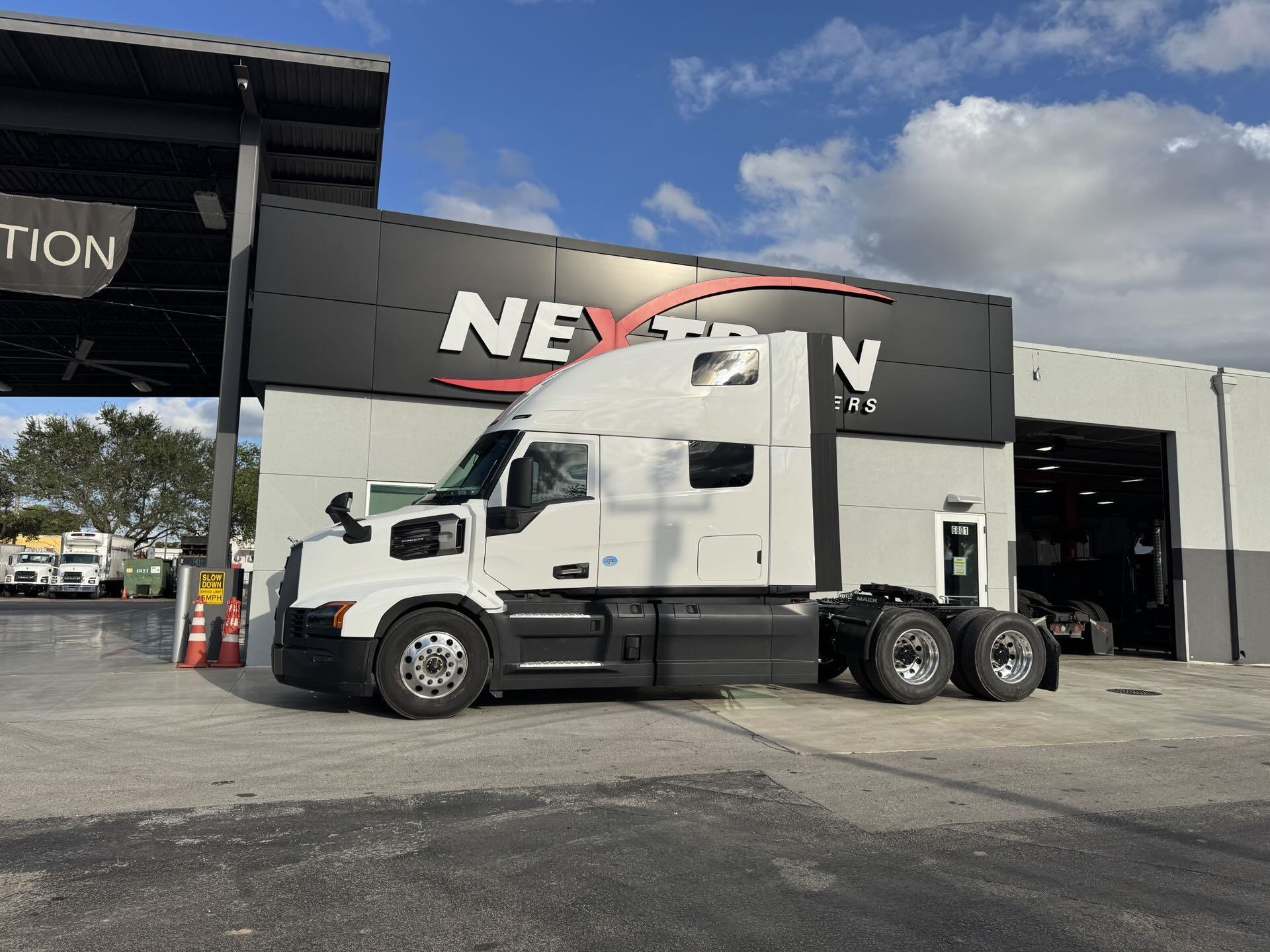 2026 Mack Pinnacle in Fort Lauderdale, FL — photo 3