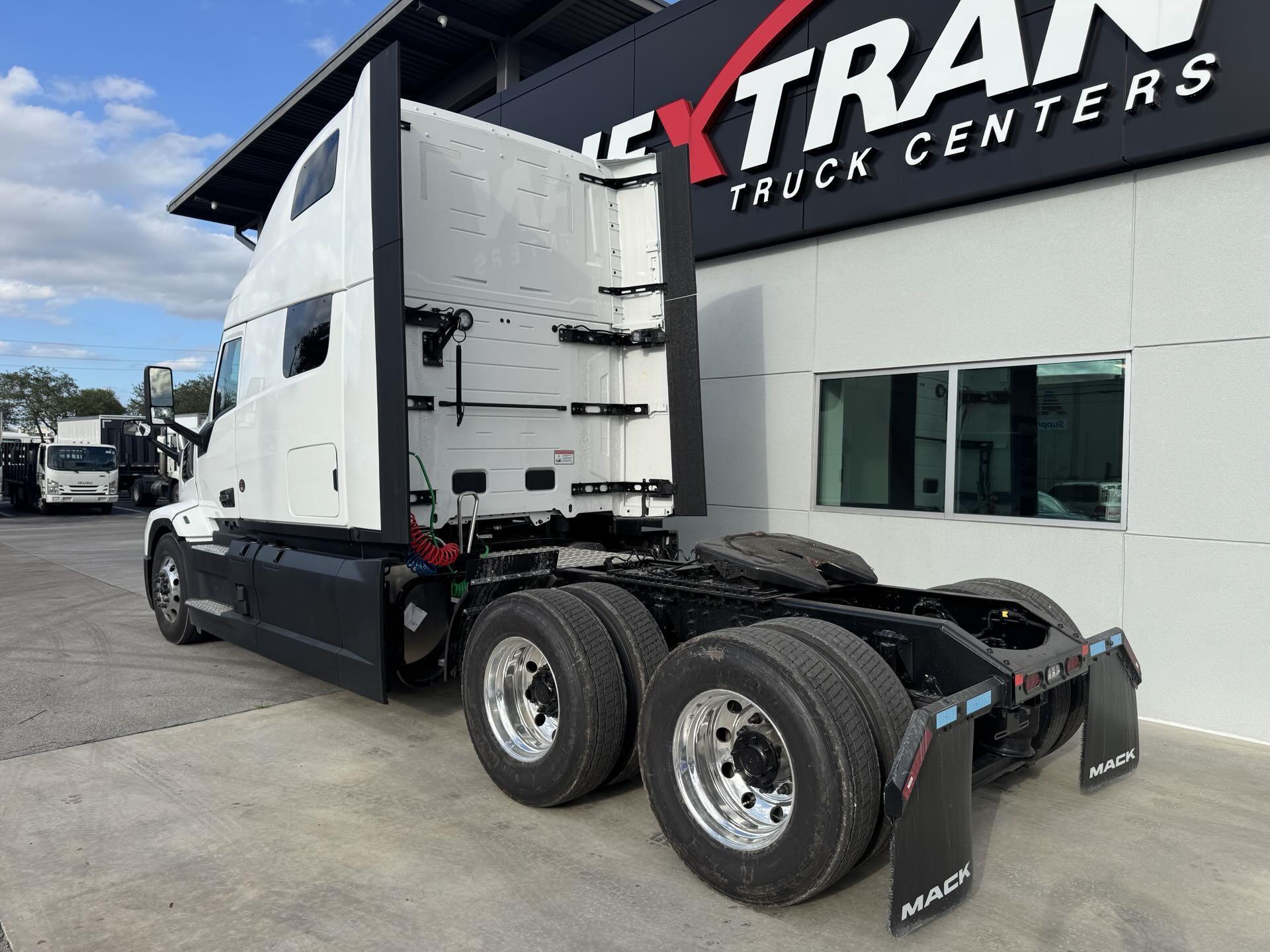 2026 Mack Pinnacle in Fort Lauderdale, FL — photo 13