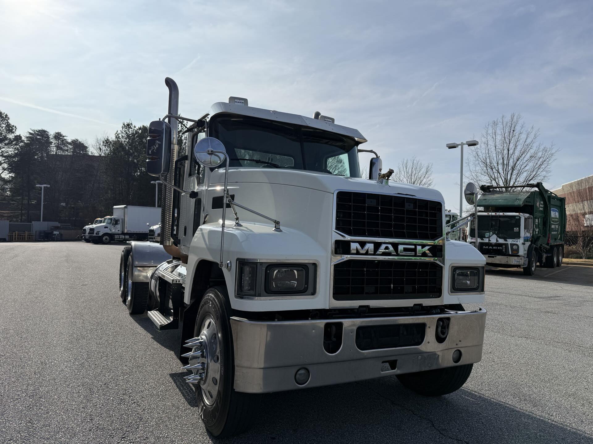 2021 Mack Pinnacle in Duluth, GA — photo 10