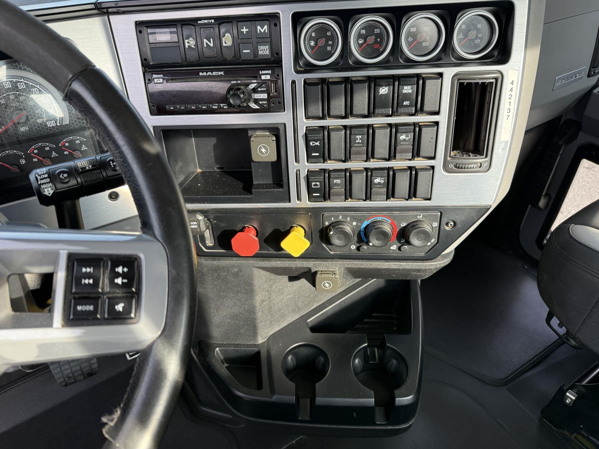 2021 Mack Pinnacle in Duluth, GA — photo 16