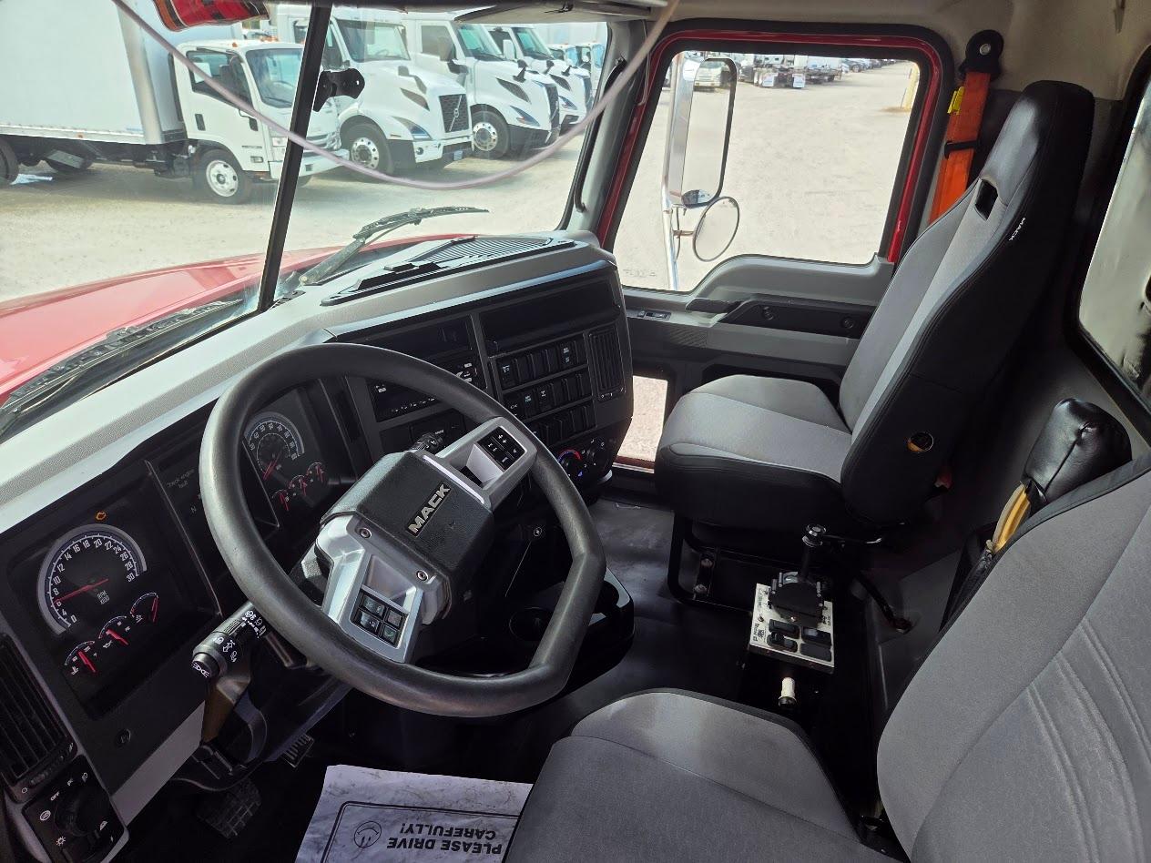 2019 Mack Granite in Tampa, FL — photo 28