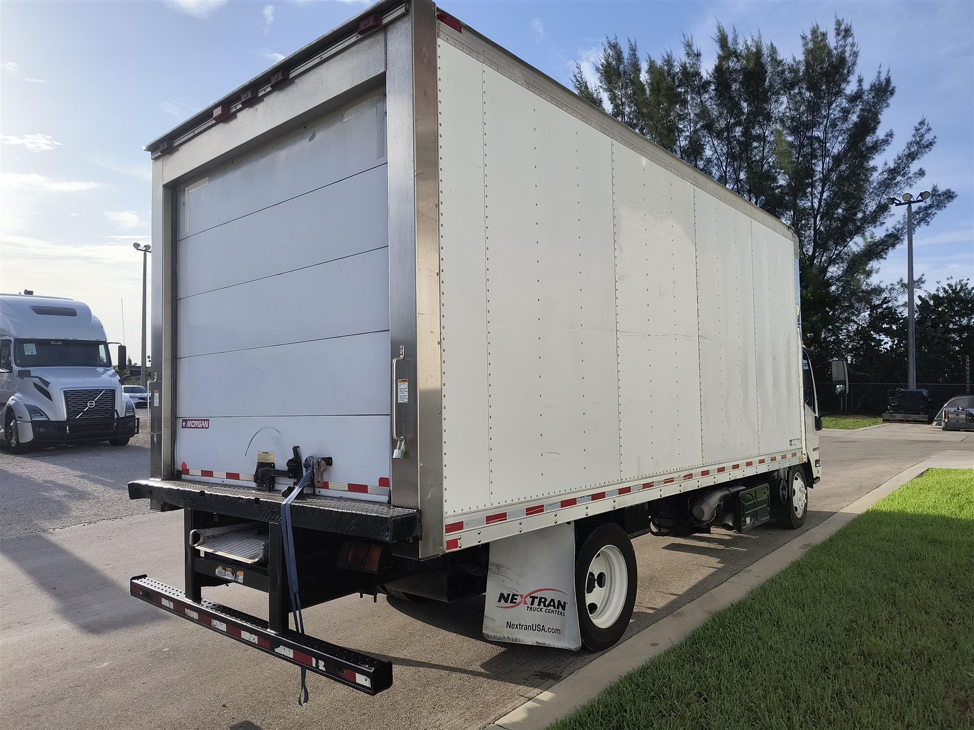 2018 Isuzu NQR in Fort Lauderdale, FL — photo 7