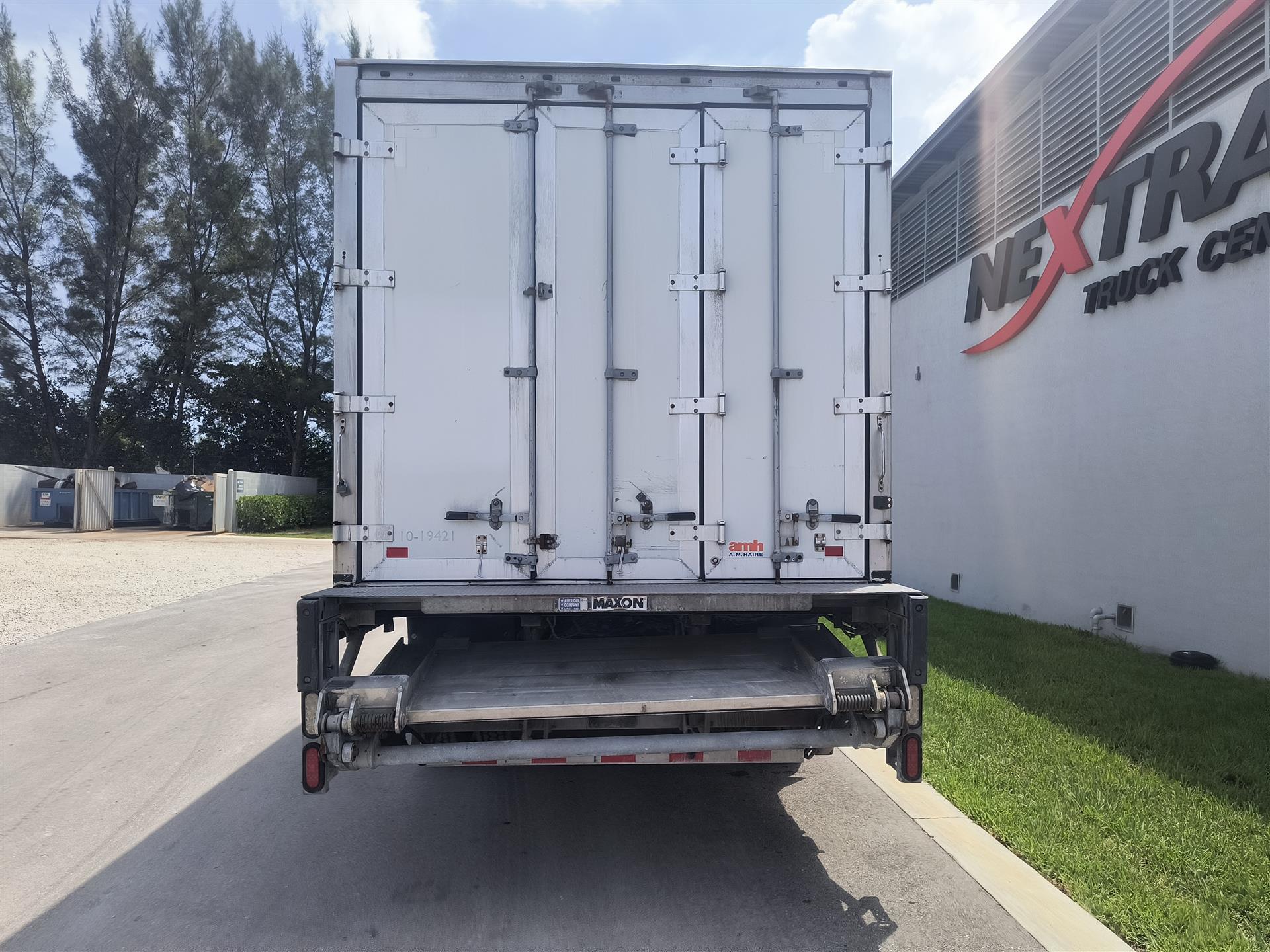 2019 Hino 268 in Fort Lauderdale, FL — photo 8