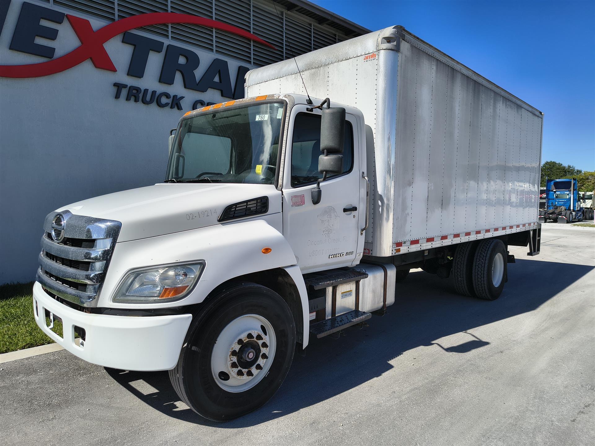 2019 Hino 268 in Fort Lauderdale, FL — photo 2