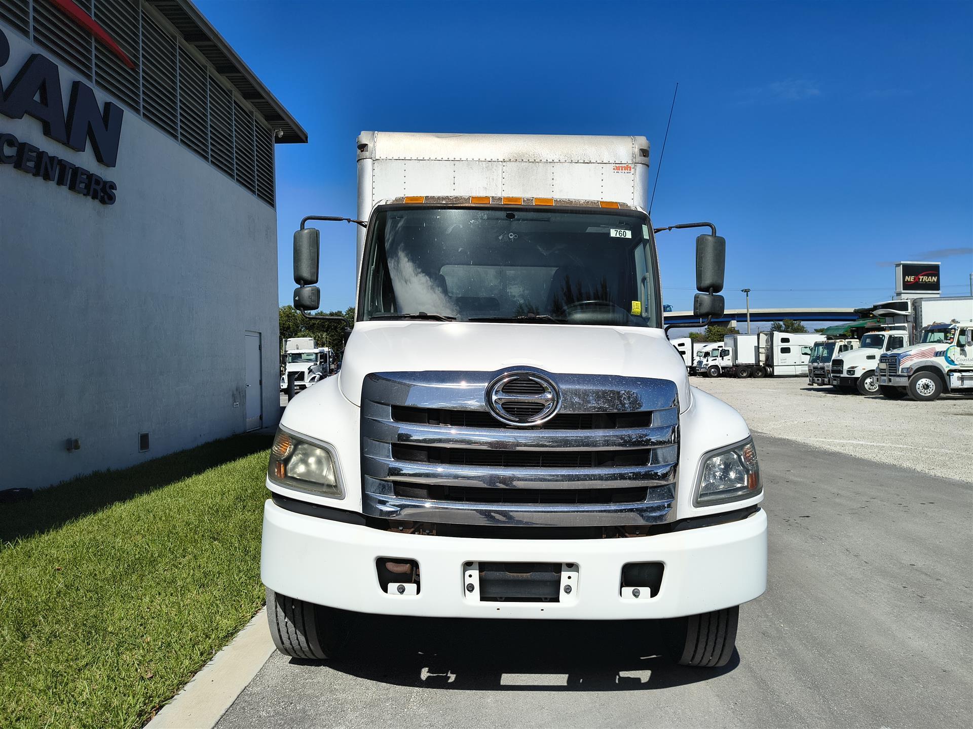 2019 Hino 268 in Fort Lauderdale, FL — photo 4