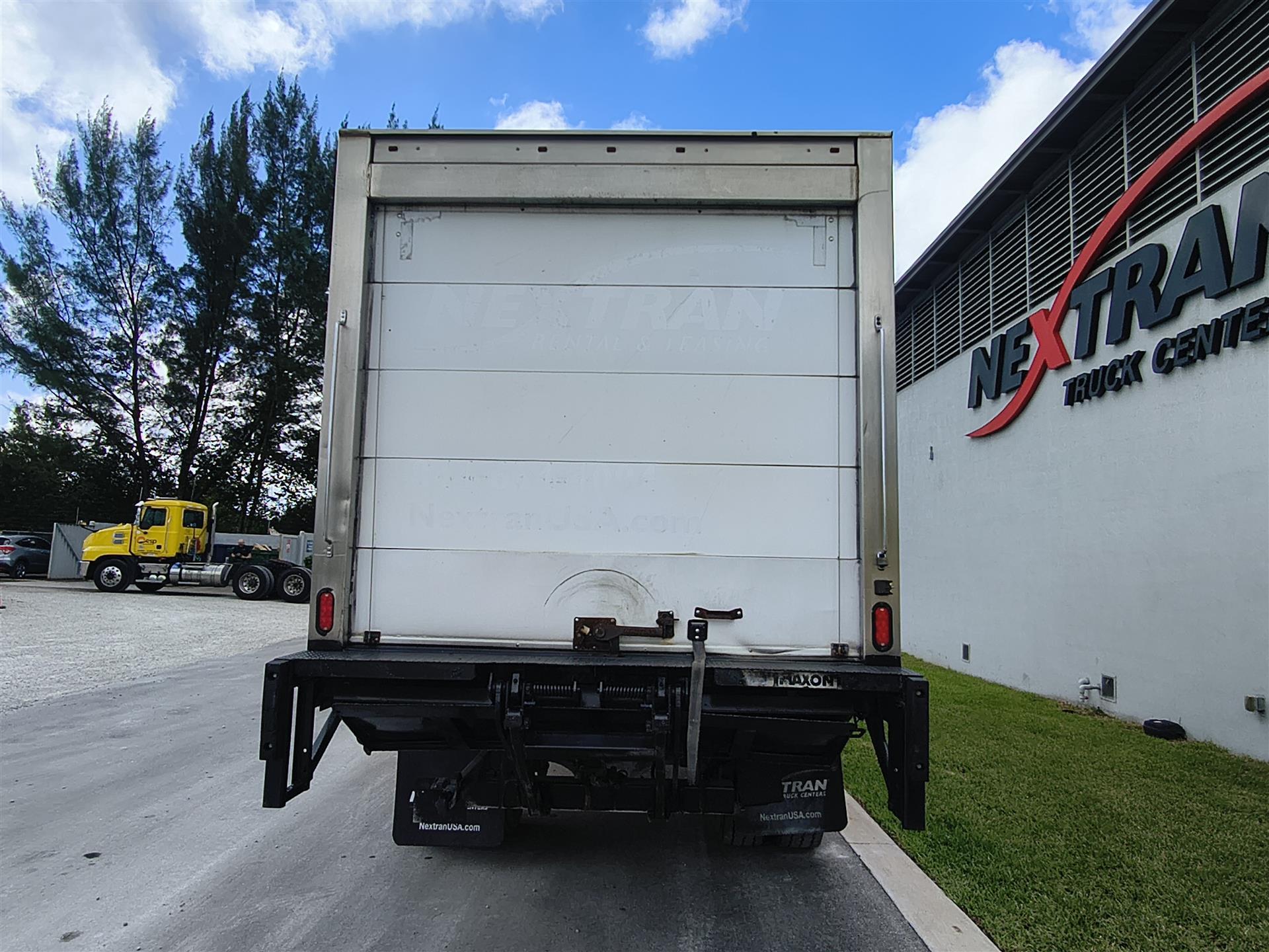 2019 Hino 268 in Fort Lauderdale, FL — photo 5
