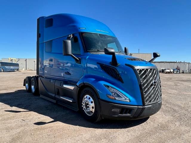 2026 Volvo VNL 860 in Commerce City, CO — photo 4