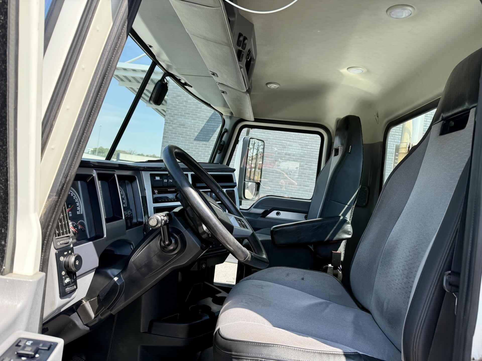 2020 Mack Anthem in Lake City, FL — photo 15
