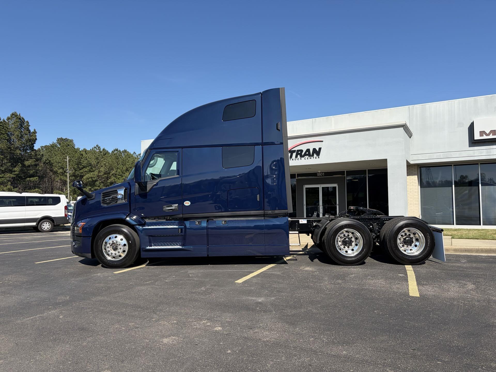 2027 Mack Pinnacle in Fultondale, AL — photo 9