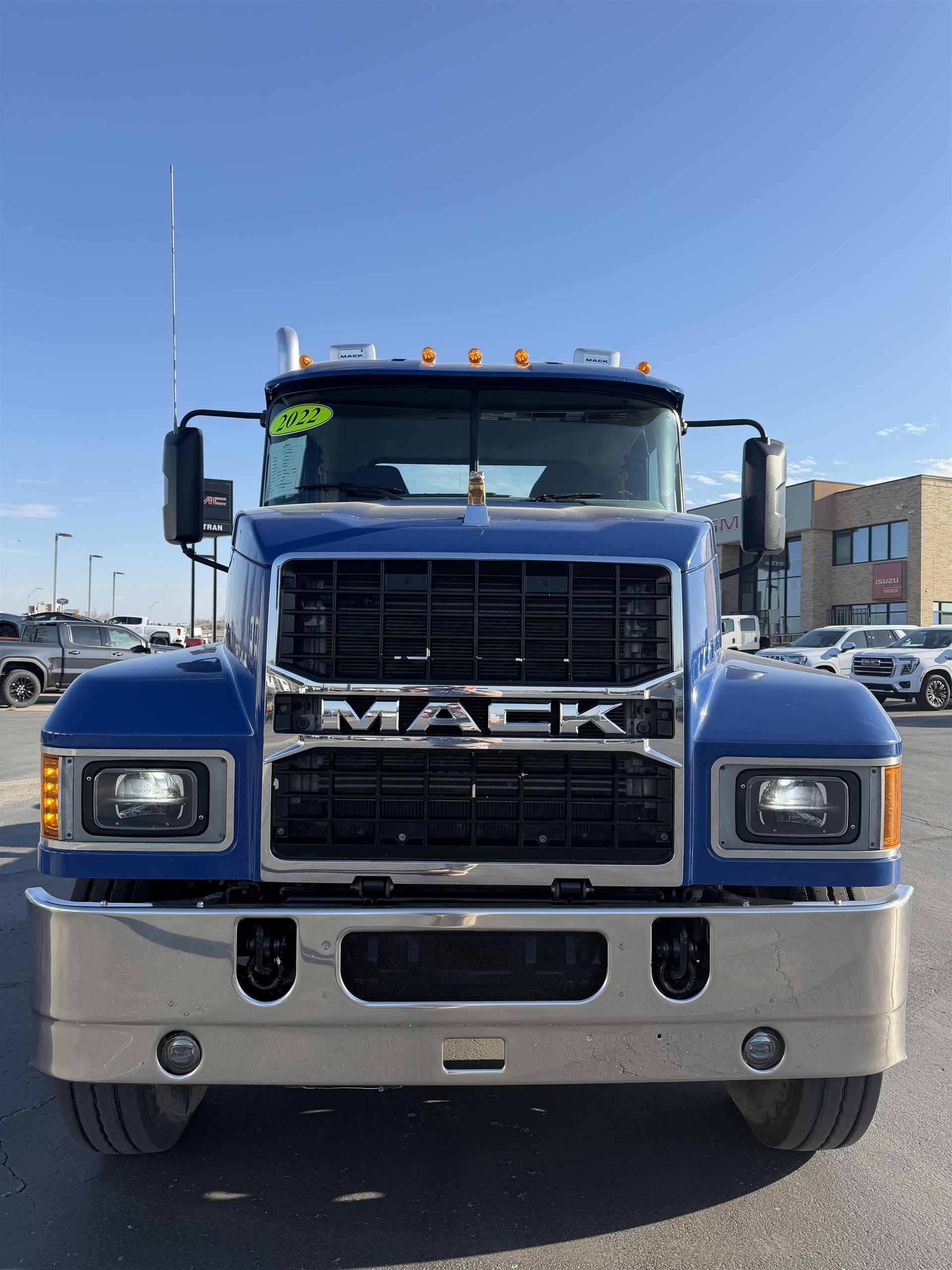 2022 Mack Pinnacle in Kansas City, MO — photo 3