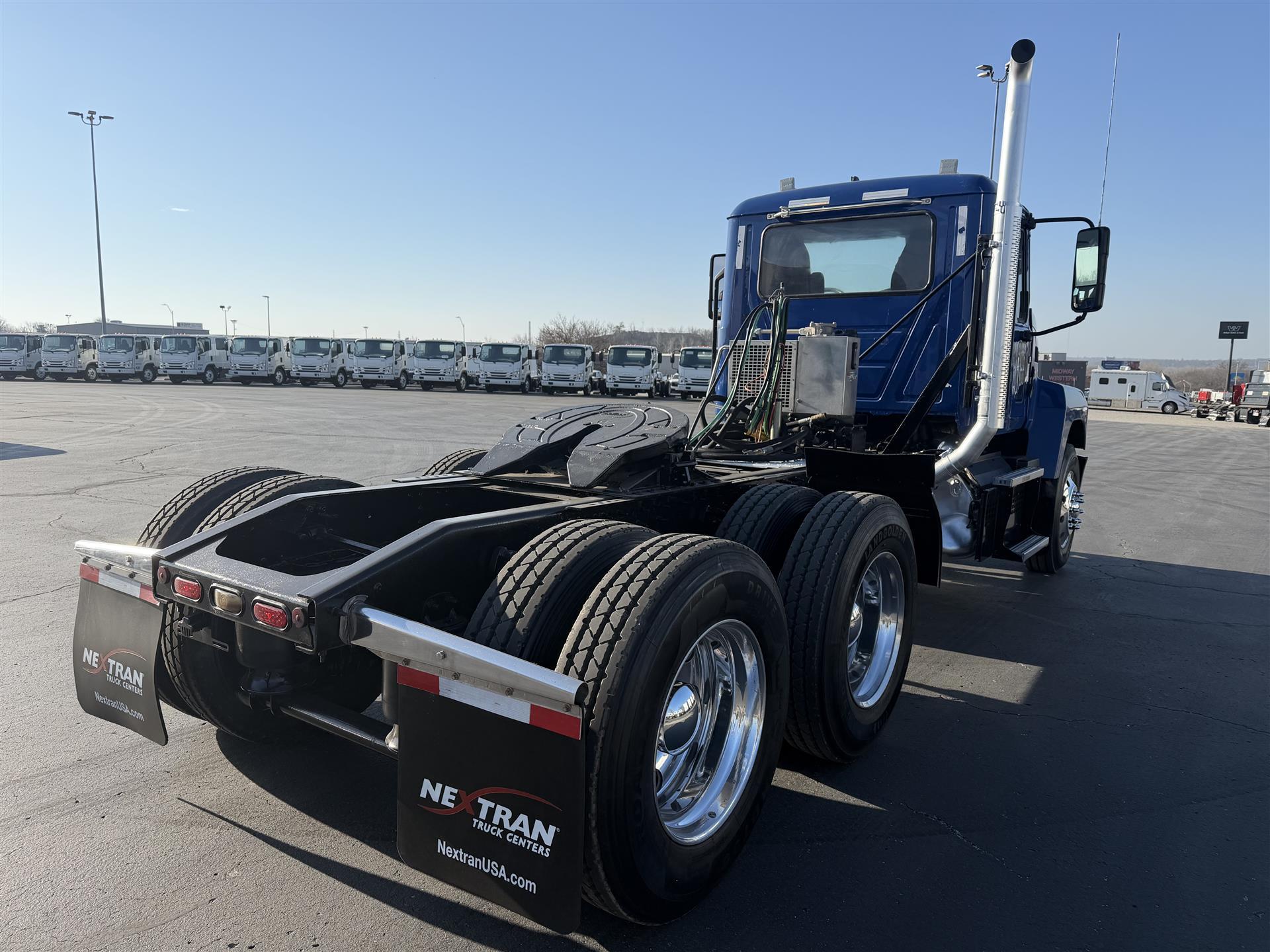 2022 Mack Pinnacle in Kansas City, MO — photo 5
