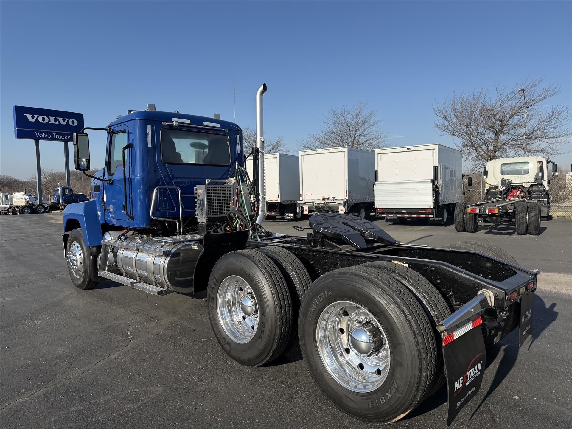 2022 Mack Pinnacle in Kansas City, MO — photo 8