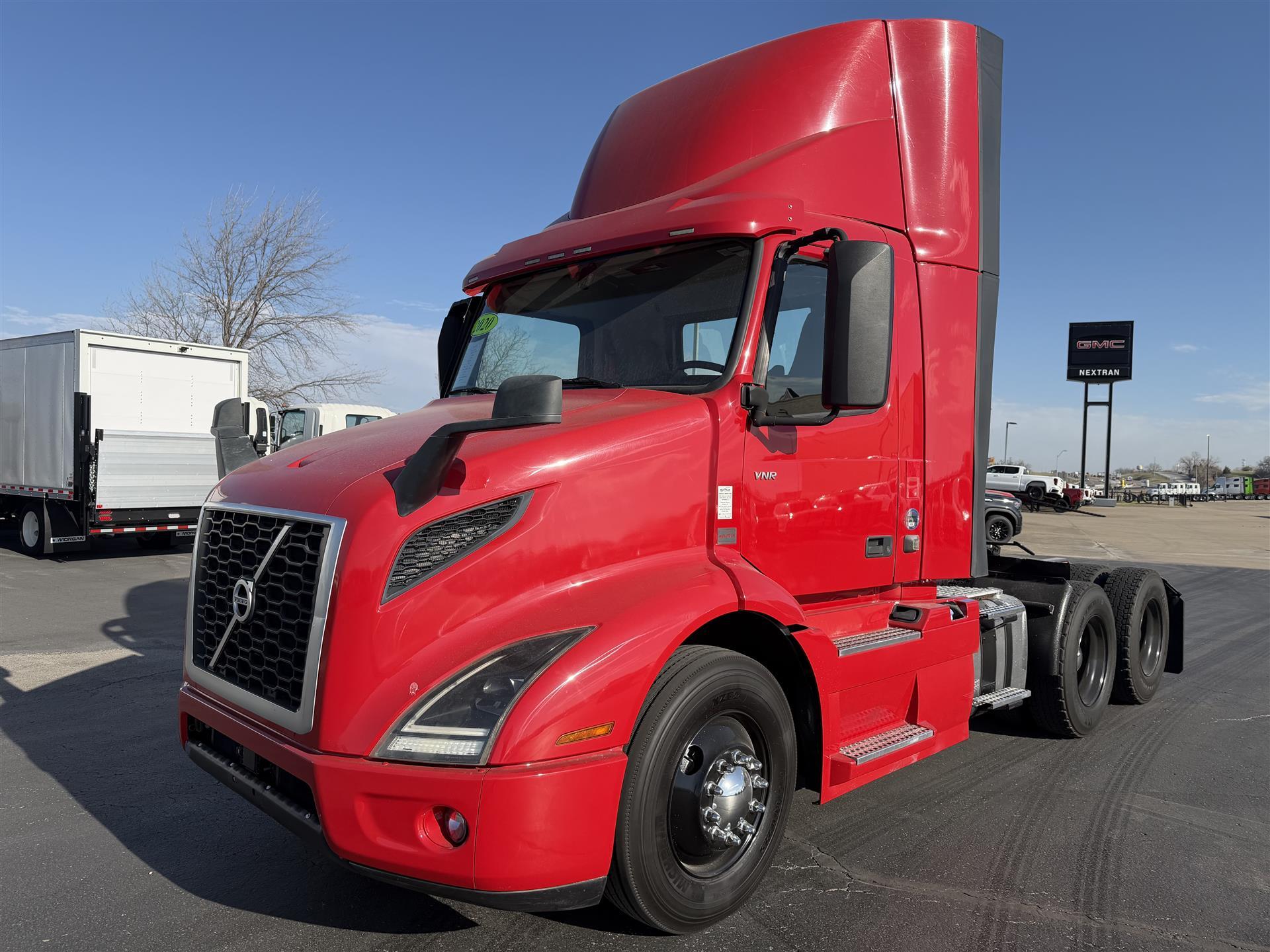 2020 Volvo VNR 640