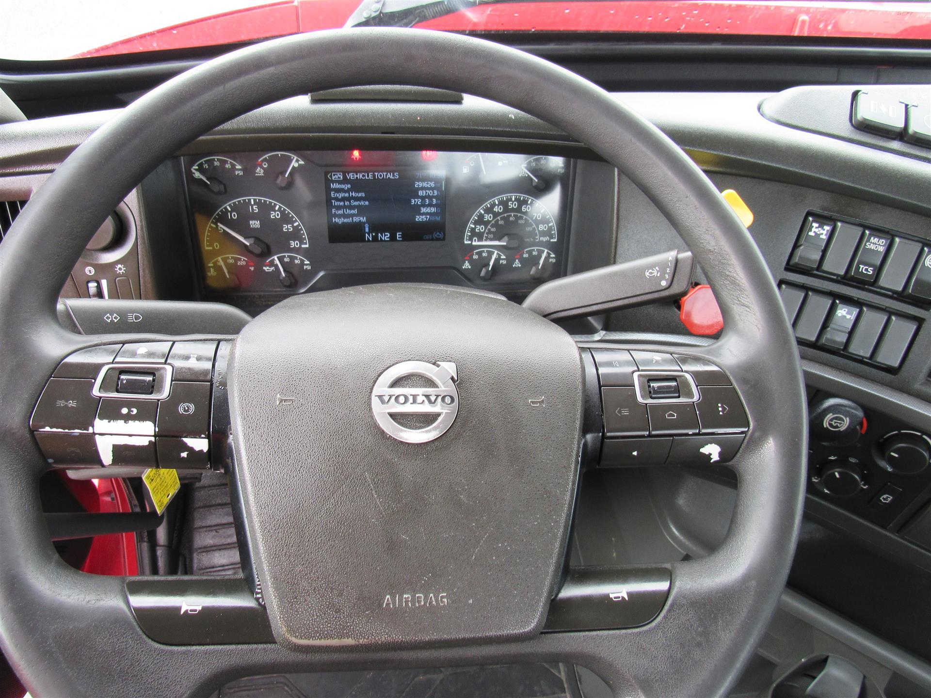 2021 Volvo VNR 640 in Kansas City, MO — photo 14