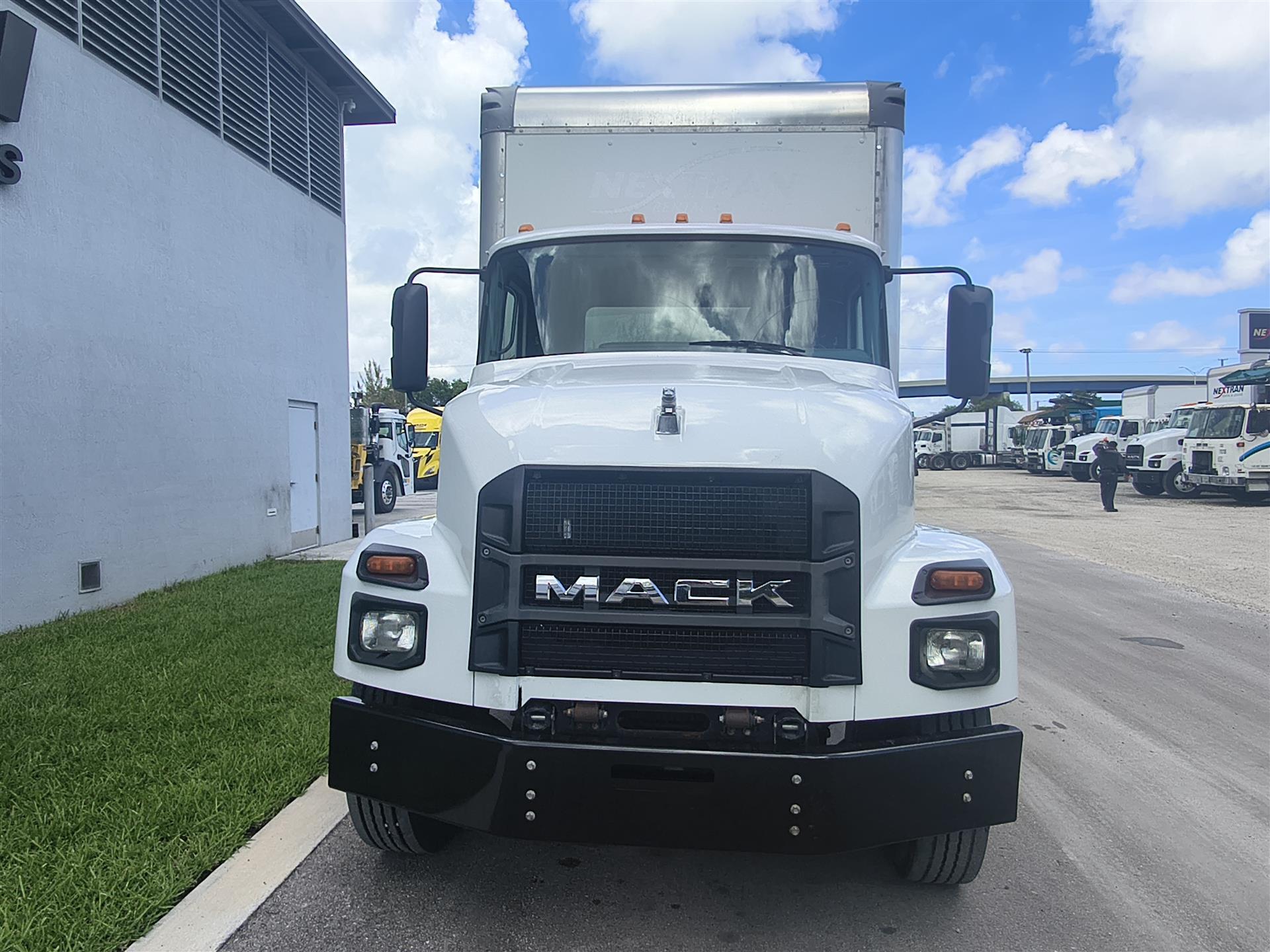 2022 Mack in Fort Lauderdale, FL — photo 2