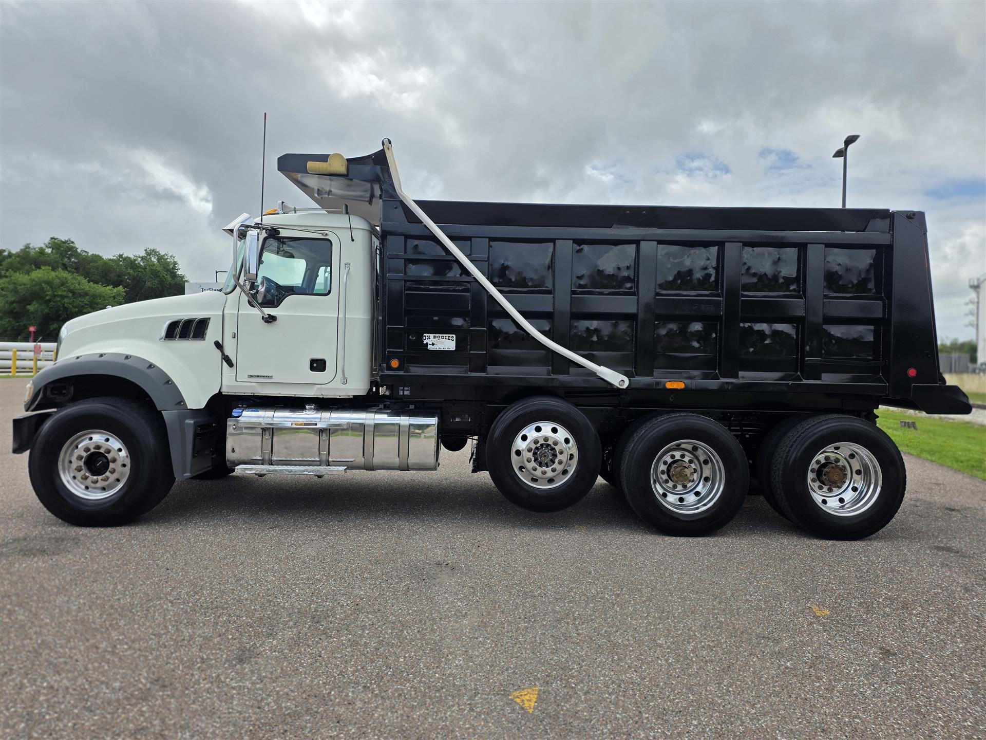 2020 Mack Granite in Winter Haven, FL — photo 4