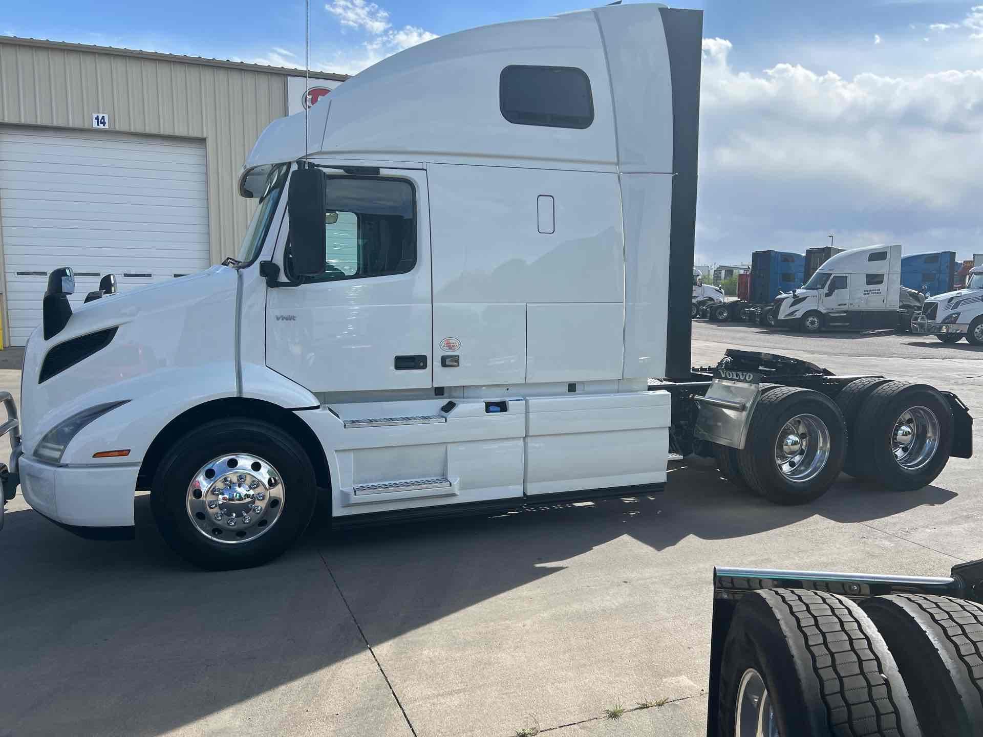 2022 Volvo in Commerce City, CO — photo 2