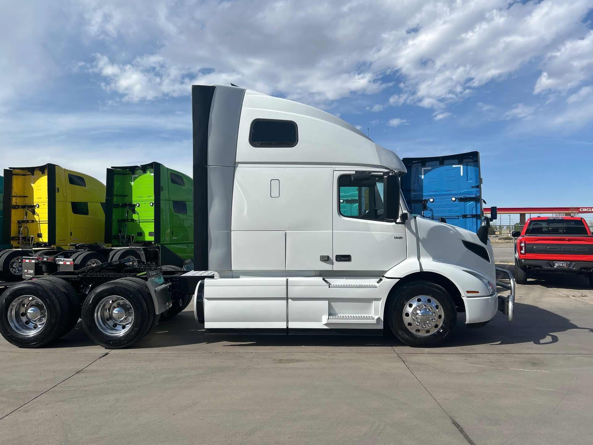 2022 Volvo in Commerce City, CO — photo 6