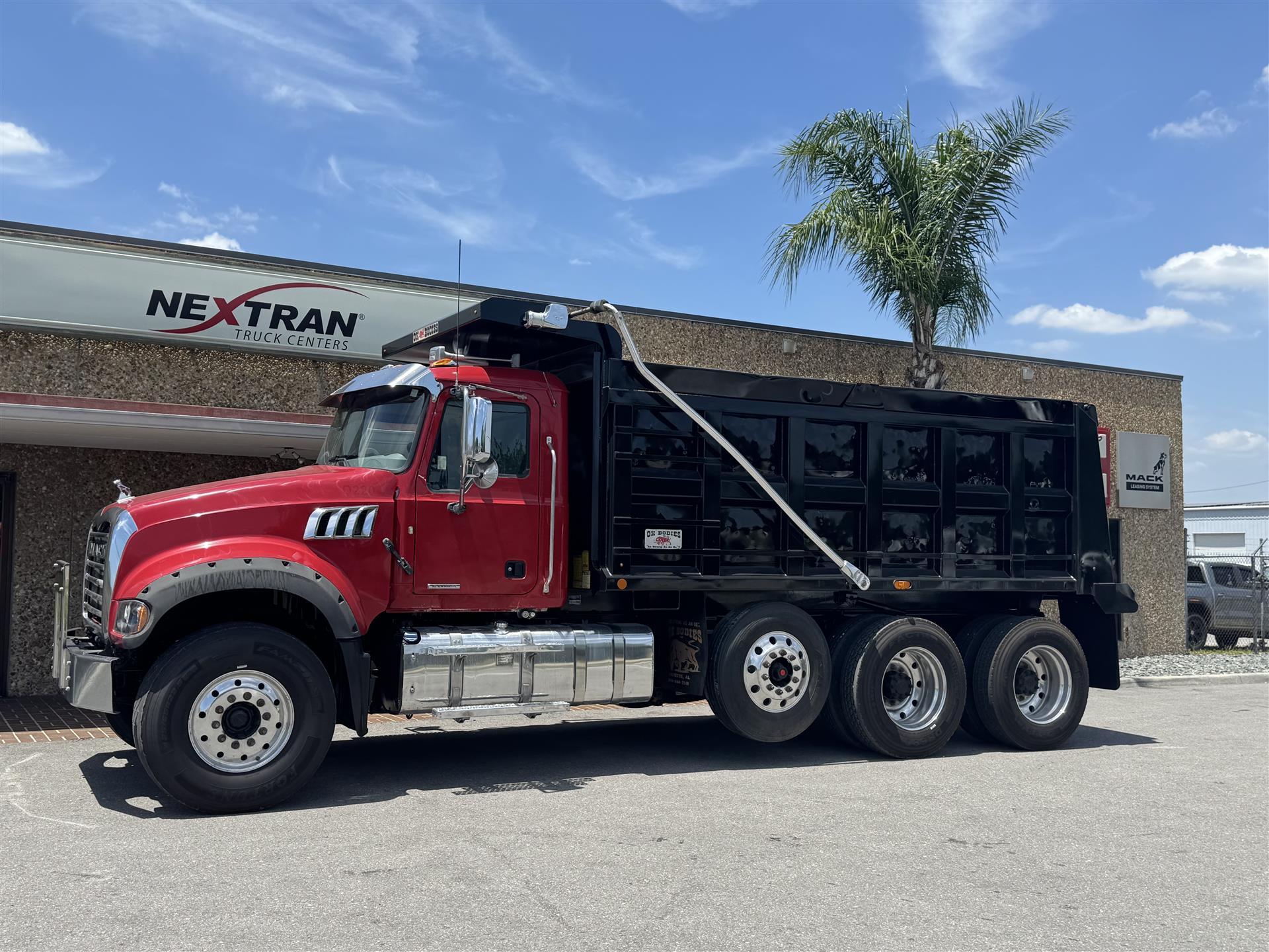 2019 Mack Granite in Fort Myers, FL — photo 2