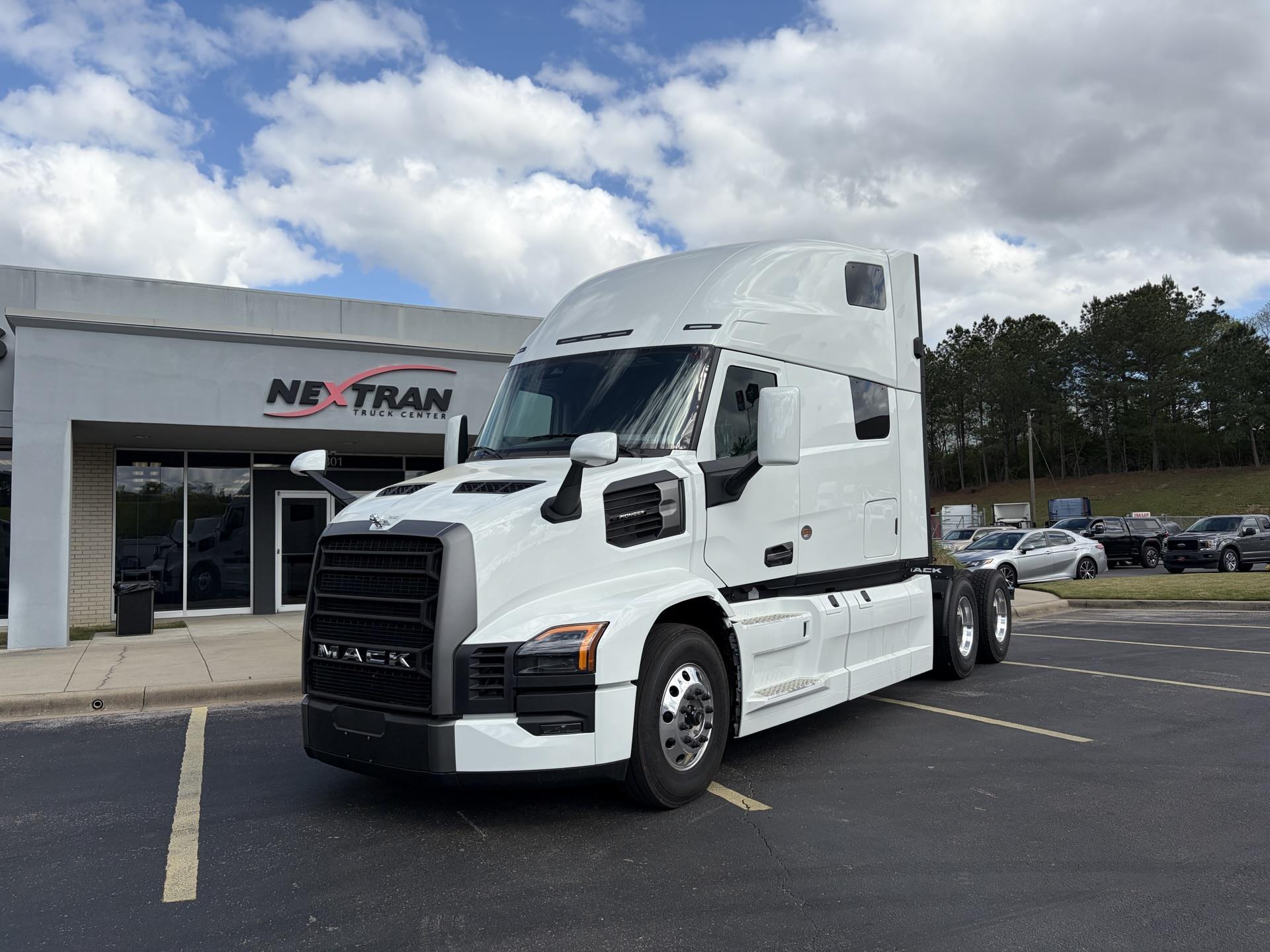 2027 Mack Pinnacle in Fultondale, AL — photo 18