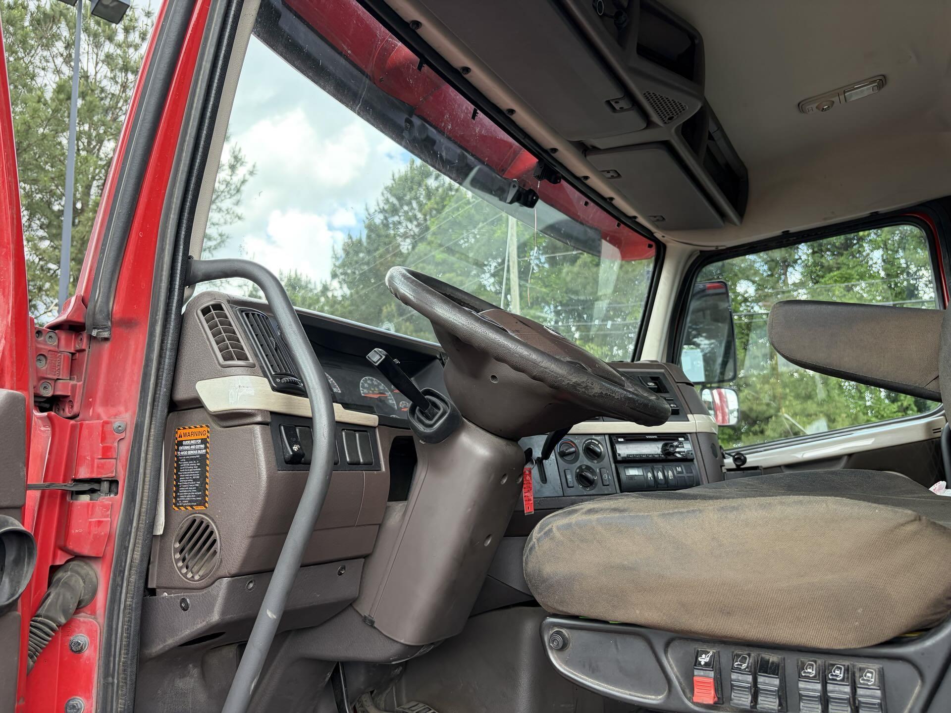 2016 Volvo in Fultondale, AL — photo 8