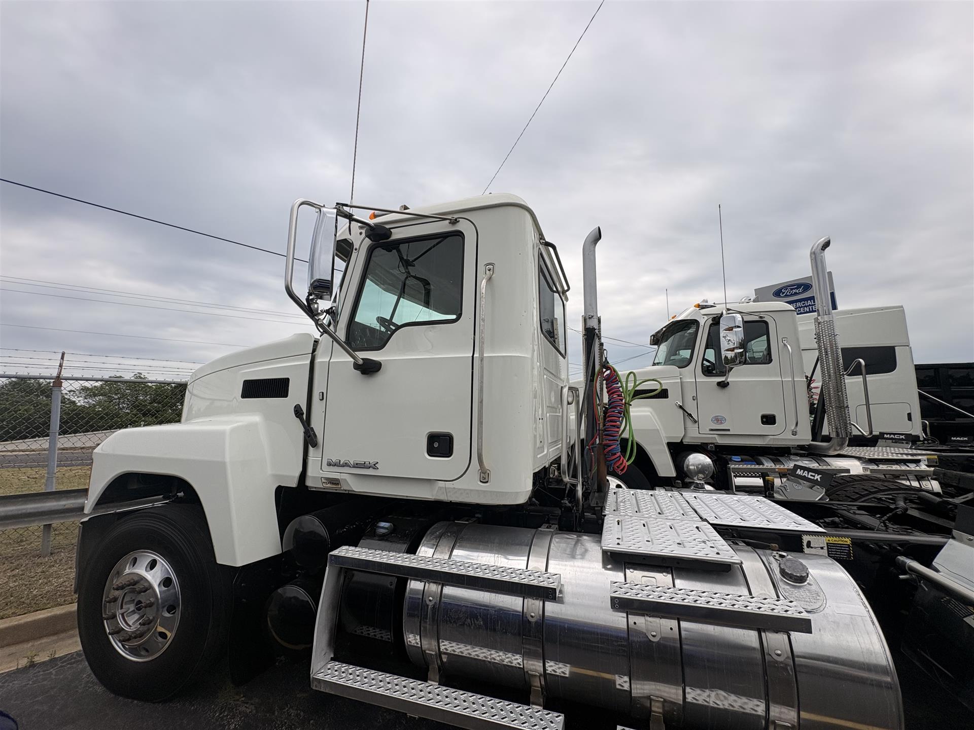 2018 Mack Pinnacle in Macon, GA — photo 6