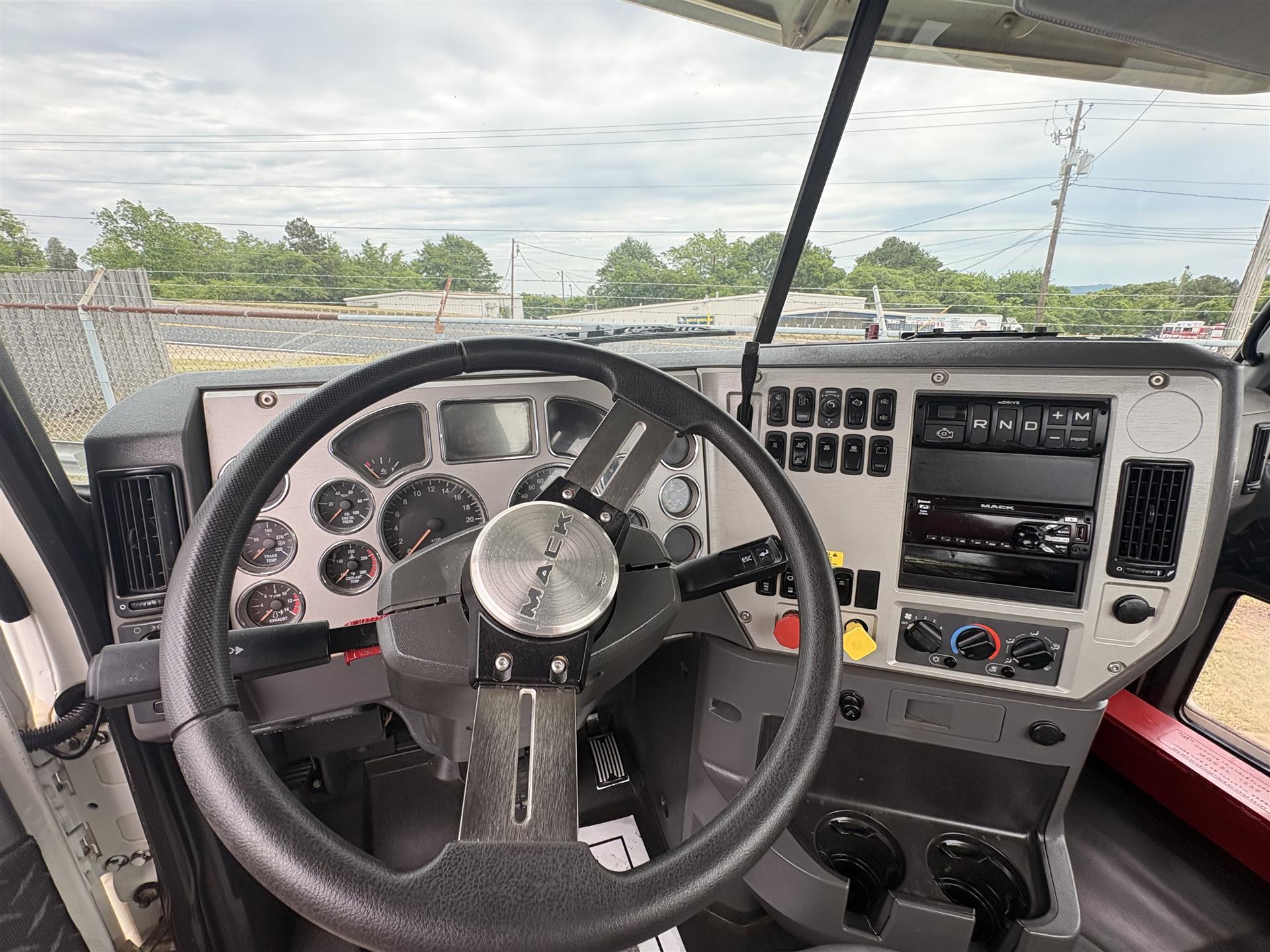2018 Mack Pinnacle in Macon, GA — photo 10
