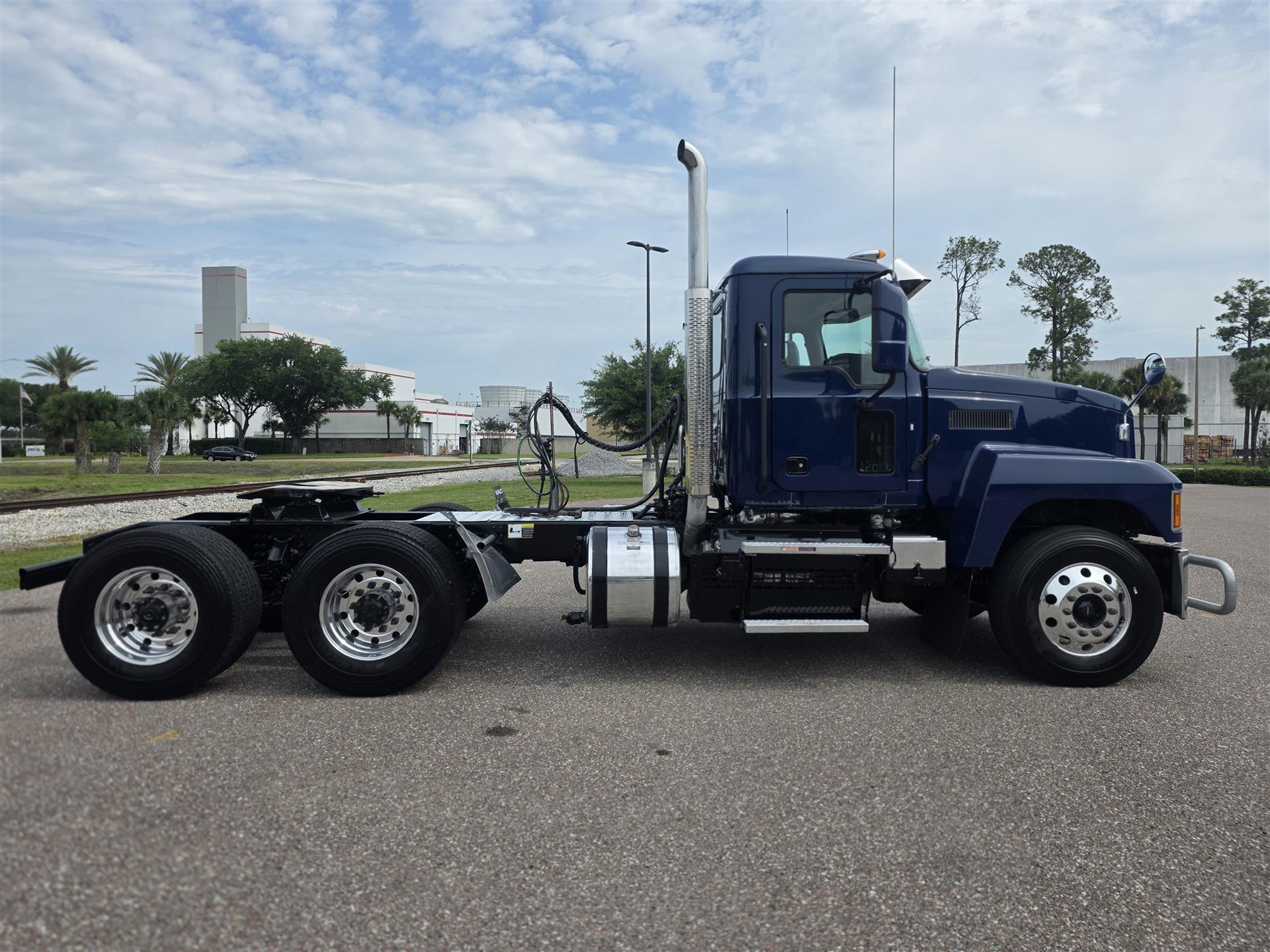 2024 Mack Pinnacle in Orlando, FL — photo 6
