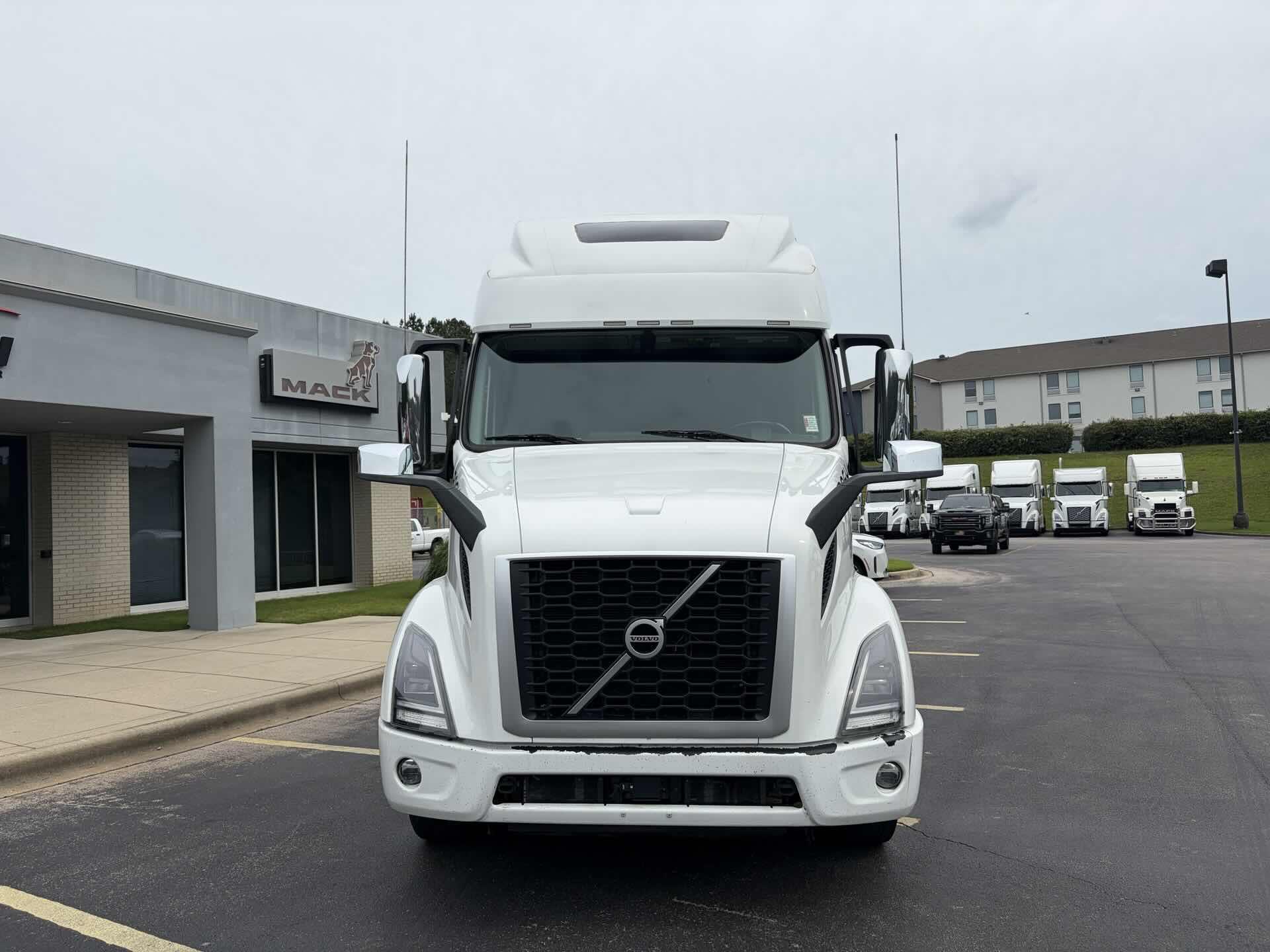 2023 Volvo in Fultondale, AL — photo 2