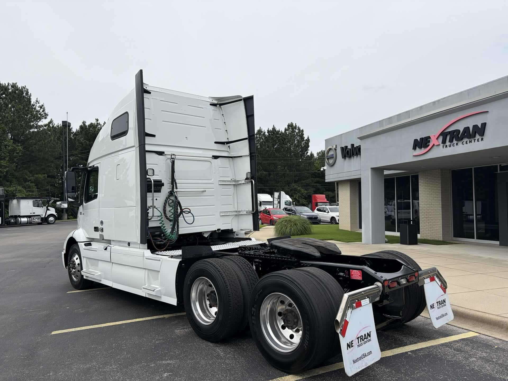 2023 Volvo in Fultondale, AL — photo 7