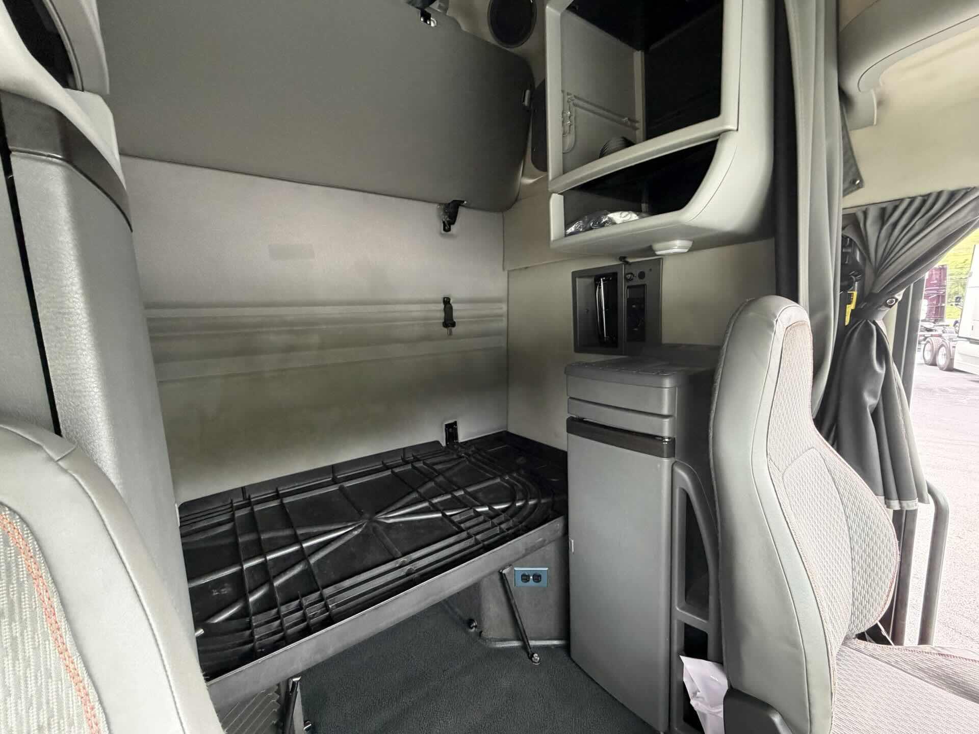 2023 Volvo in Fultondale, AL — photo 20