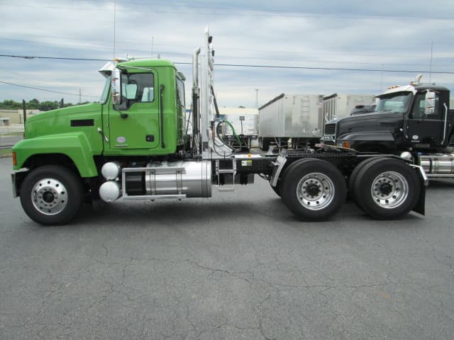 2022 Mack Pinnacle in Macon, GA — photo 6