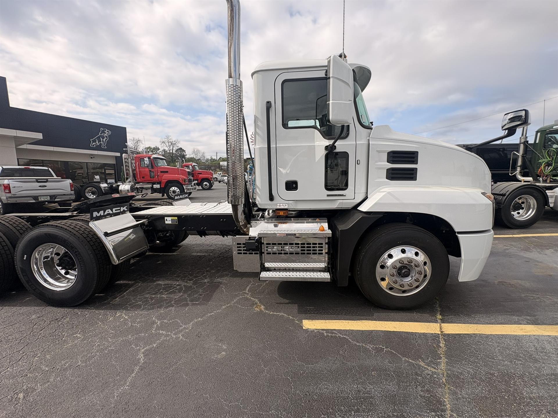 2022 Mack Anthem in Macon, GA — photo 5
