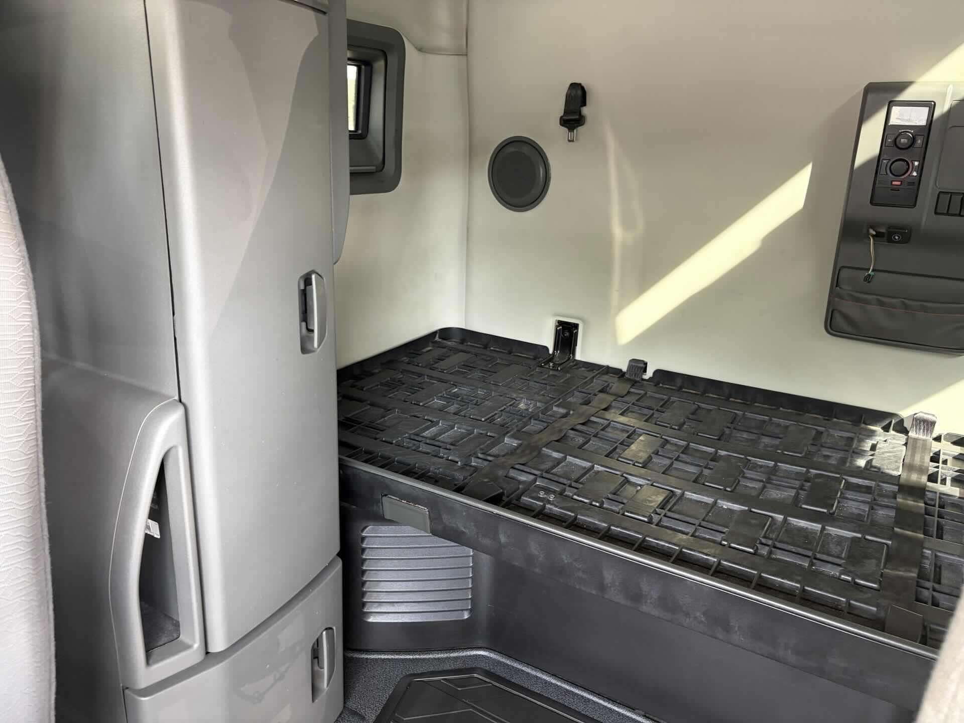 2020 Volvo VNL 760 in Fultondale, AL — photo 20